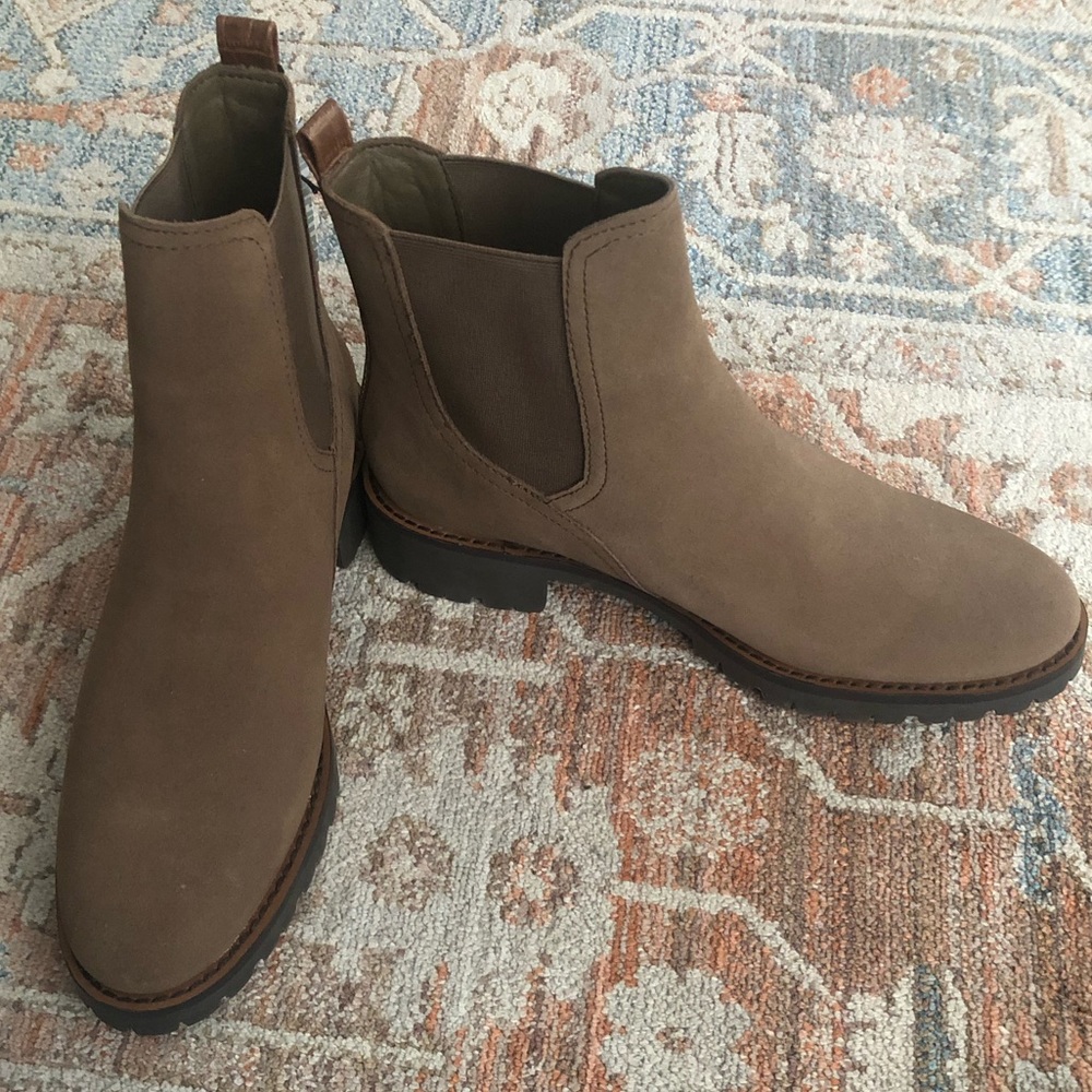 NWT sam edelman jaclyn booties 6.5 waterproof suede chelsea